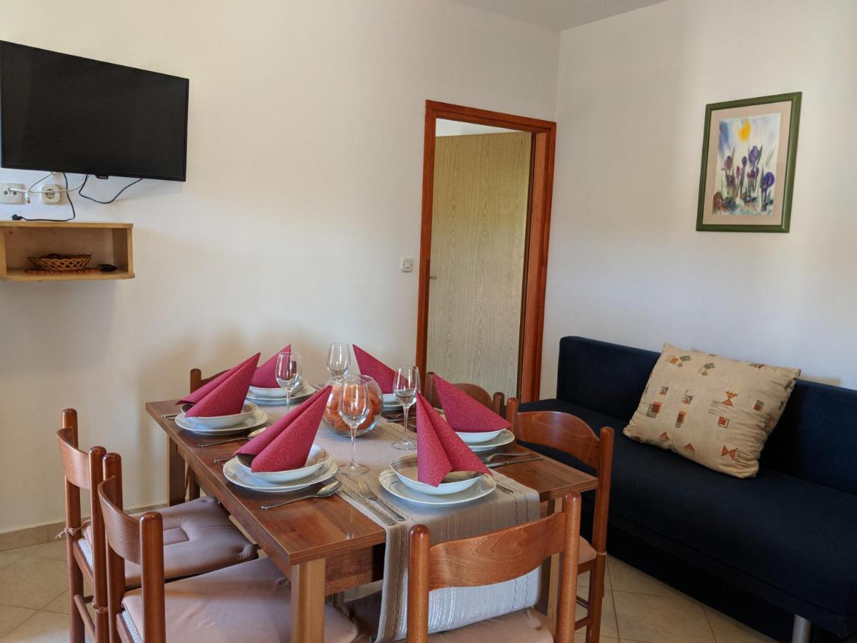 Apartmani Cosic Ante Dobropoljana Exterior foto
