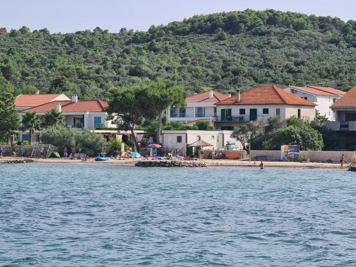 Apartmani Cosic Ante Dobropoljana Exterior foto